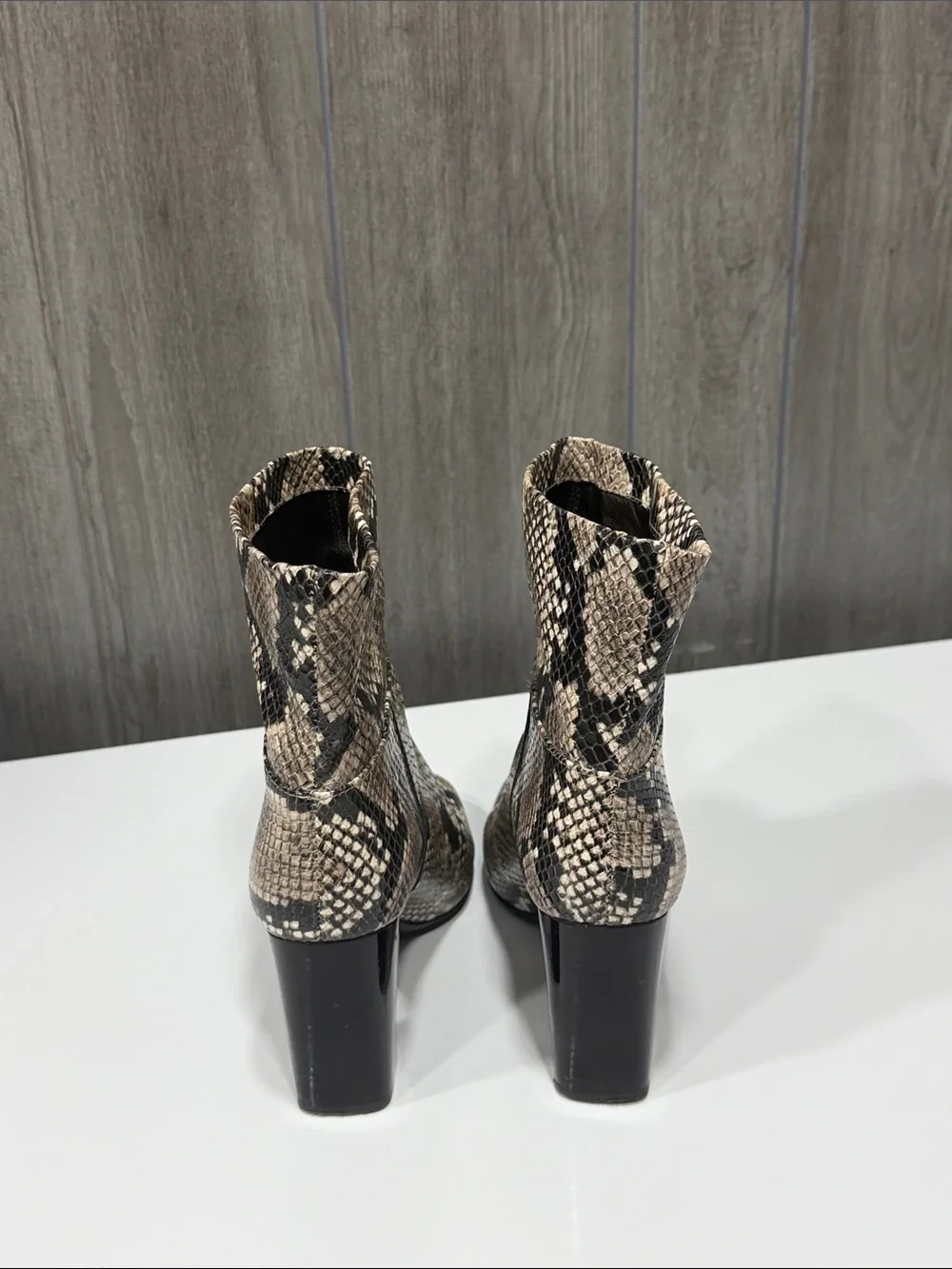 Tory Burch Snake Print Leather Ankle Booties Women’s Size 8M Pointed Toe